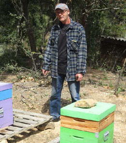 Bernard Zanda est l’un des exploitants du vallon du Réal dont les abeilles ont péri soudainement le 29 avril. Photo Le DL/B.T.